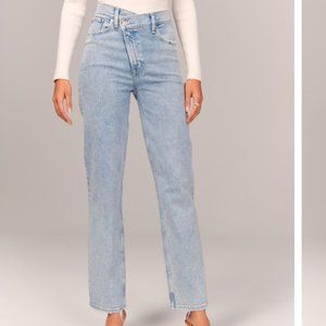 Abercrombie Ultra High Rise 90s Straight Jean